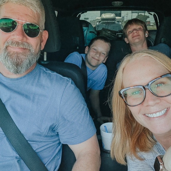 Meet your posher, Tracy! - Picture 3 of 5